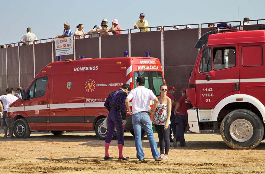 Bombeiros em tourada